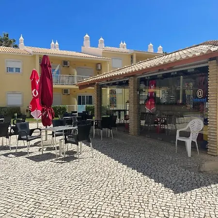 2 Bedrooms Vale Parra Praia Da Gale In A Privat Condominio