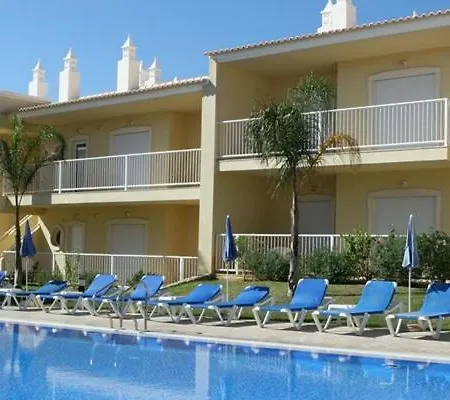 Apartamento 2 Bedrooms Vale Parra Praia Da Galé In A Privat Condomínio *