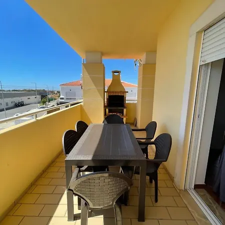 Apartamento 2 Bedrooms Vale Parra Praia Da Galé In A Privat Condomínio *