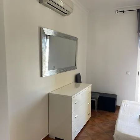 2 Bedrooms Vale Parra Praia Da Galé In A Privat Condomínio Apartamento *