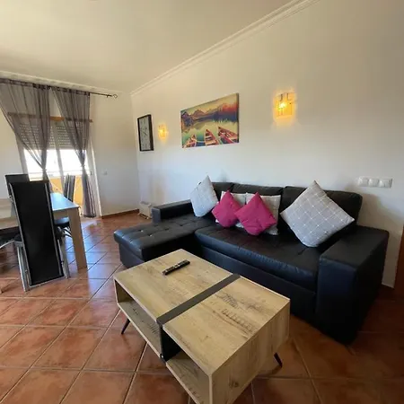 2 Bedrooms Vale Parra Praia Da Galé In A Privat Condomínio *